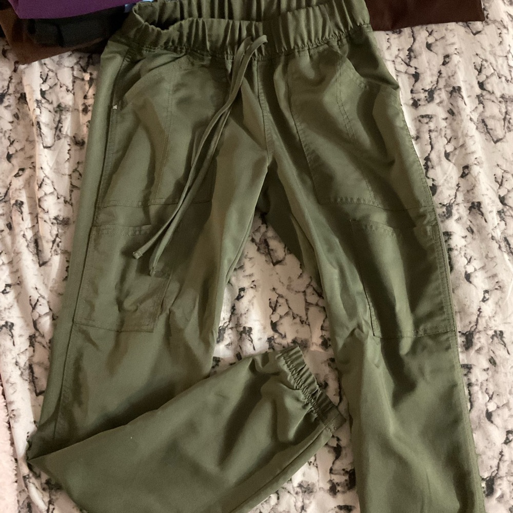 Scrub joggers